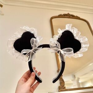 Black Heart Minnie Headband with White Ruffles